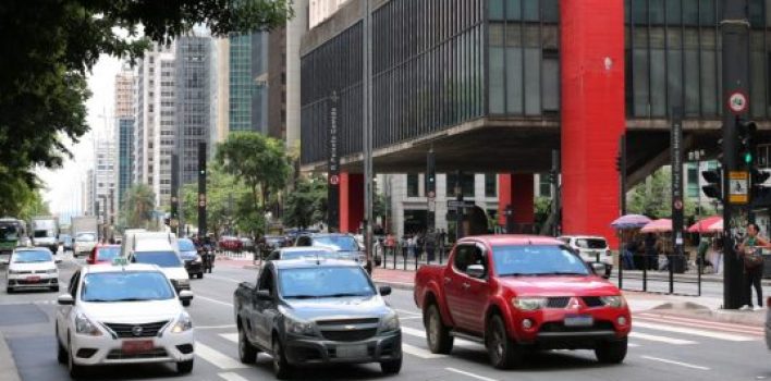 Mês do automóvel: de gasolina a airbag, brasileiro ainda tem muita dúvida sobre carros